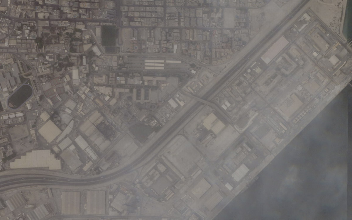 Irán ataca 85 instalaciones militares en Bahréin y Kuwait, responde a EE.UU.