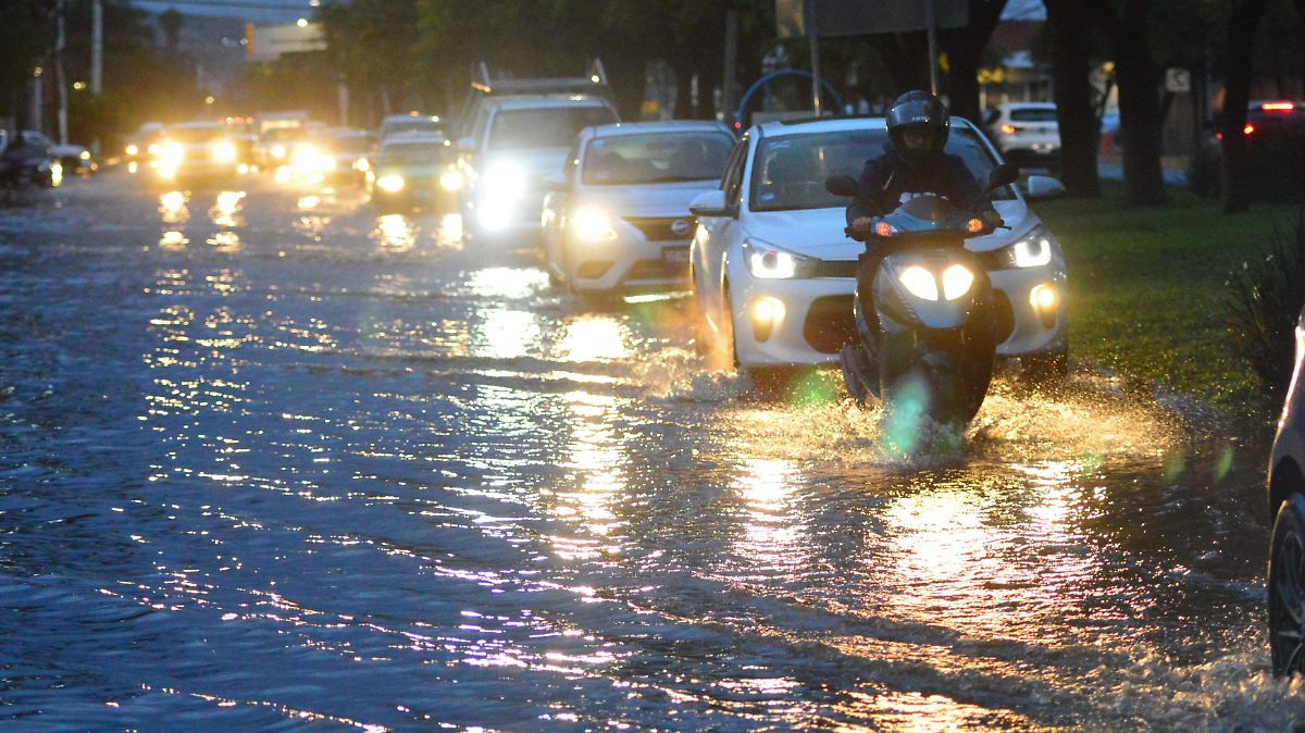Irapuato: JAPAMI atiende 86 encharcamientos por lluvias en 2026