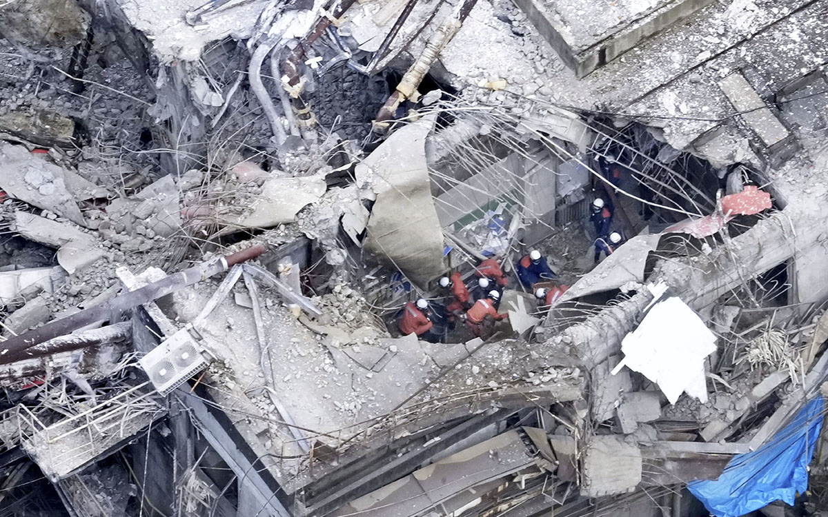 Japón reporta 18 muertos por sismo; continúa búsqueda de sobrevivientes