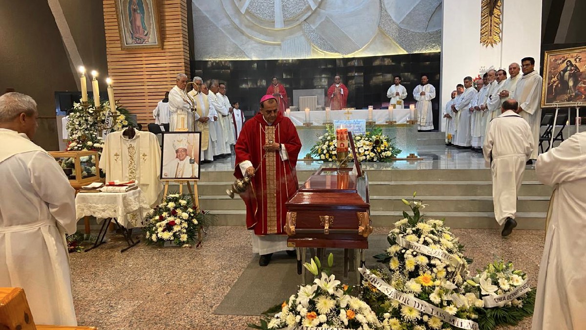 León despide con solemnidad al obispo auxiliar Juan Frausto Pallares