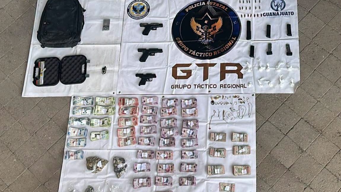 León: Encuentran armas, droga y dinero en Barranca de Venaderos