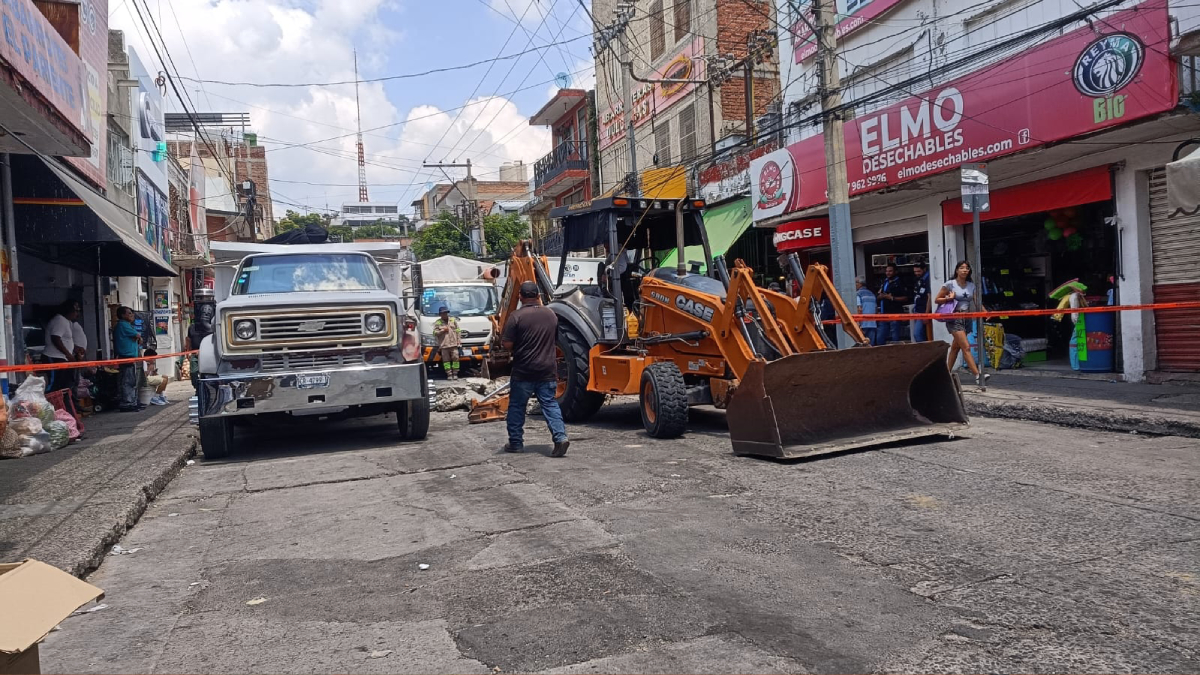 León: Socavón en el Centro provoca movilización y trabajos de reparación