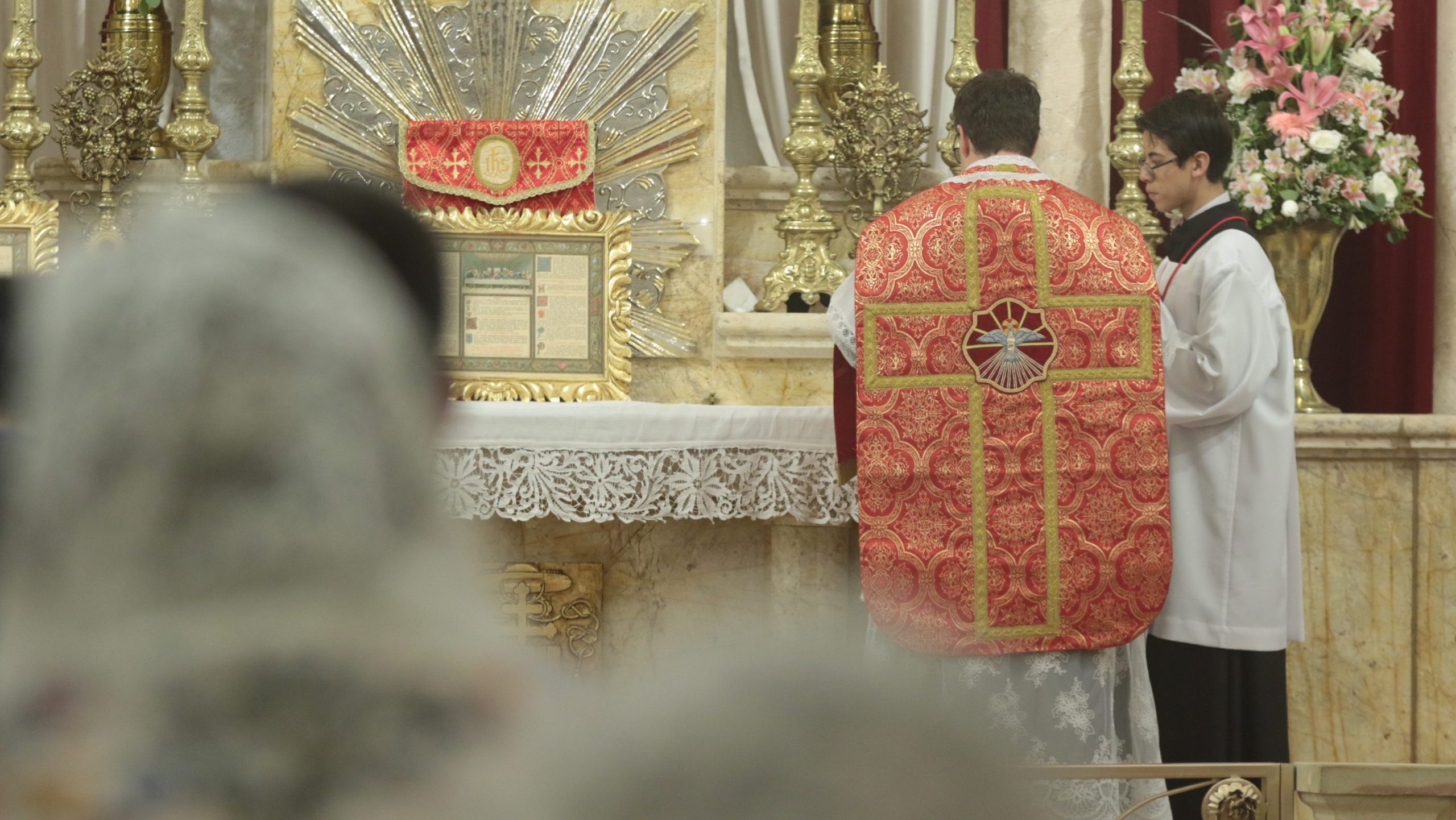 Misa en latín en León: Tradición religiosa y su impacto local