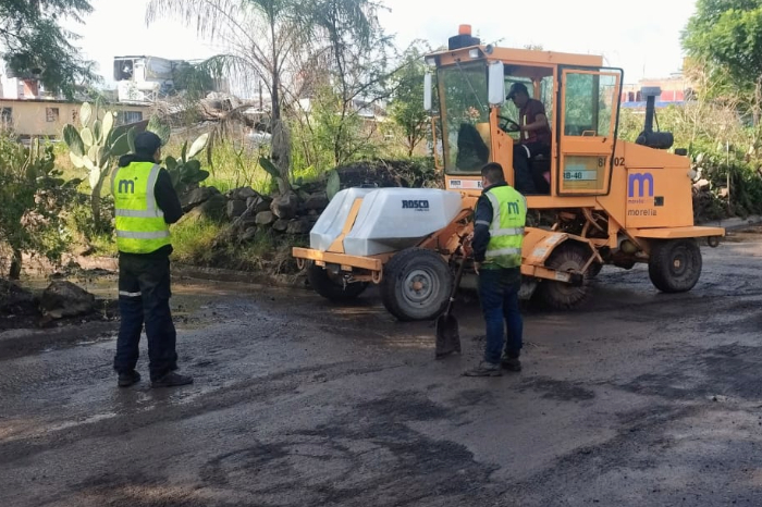 Morelia: Refuerzan labores de bacheo y limpieza en vialidades
