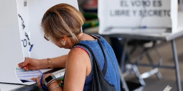 Nuevo León: Reduce edad mínima para aspirar a cargos públicos