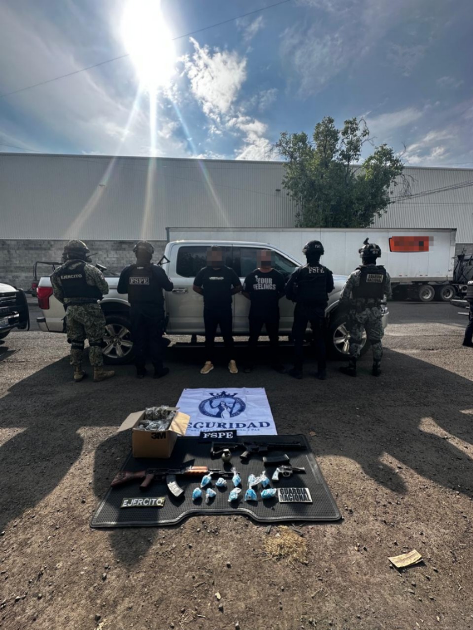 Pénjamo: FSPE asegura tres armas y detiene a dos por drogas