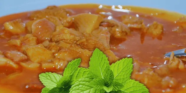 Puebla: La yerbabuena en el menudo y su tradición gastronómica