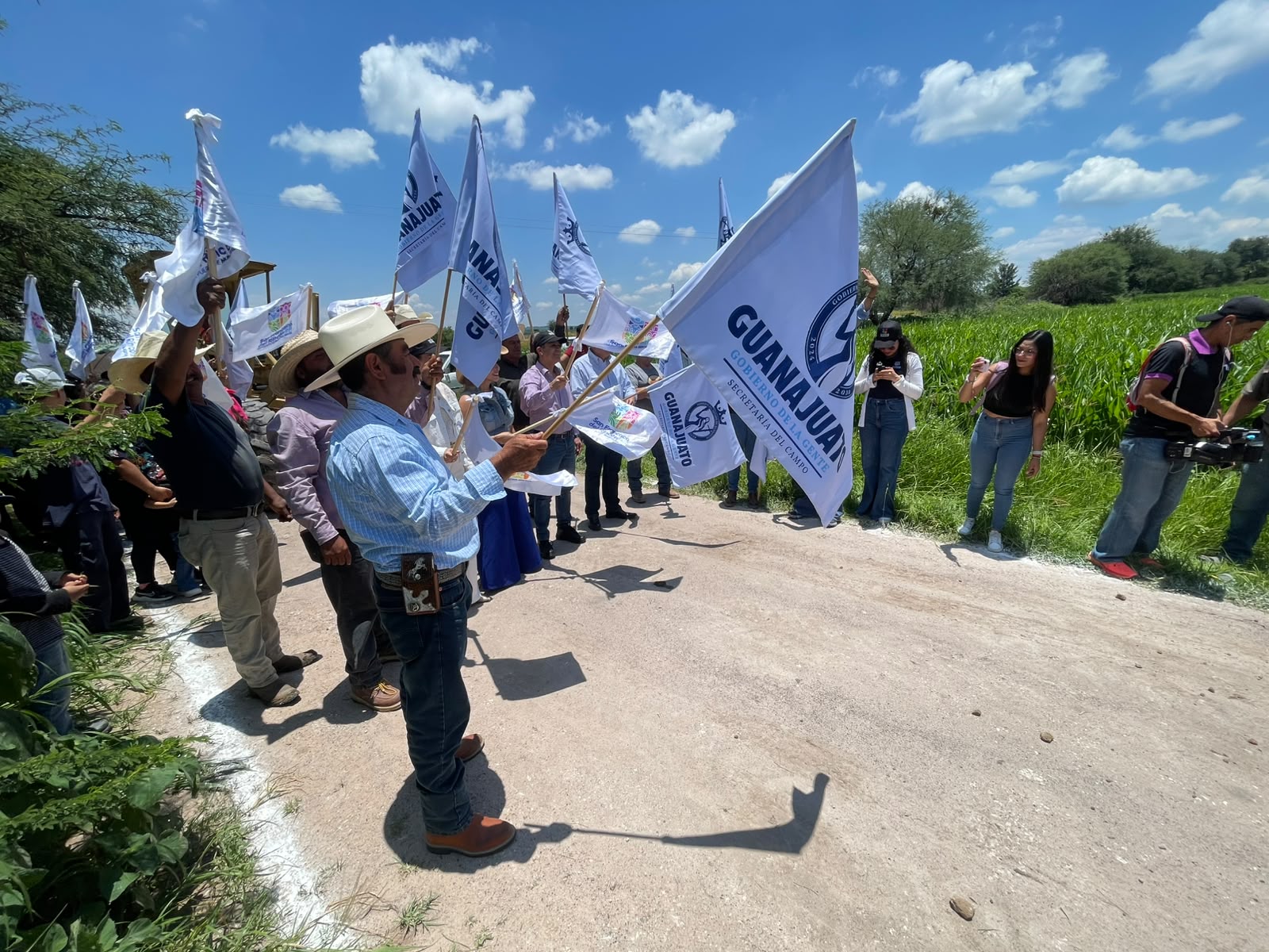 San Francisco del Rincón: Mejoran caminos para potenciar cosechas agrícolas