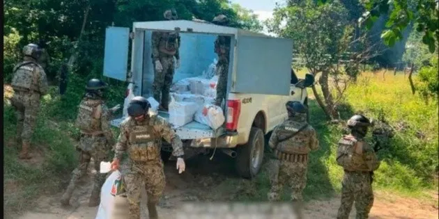 Tonalá, Chiapas: Marina decomisa 44 costales con 834 kilos de cocaína