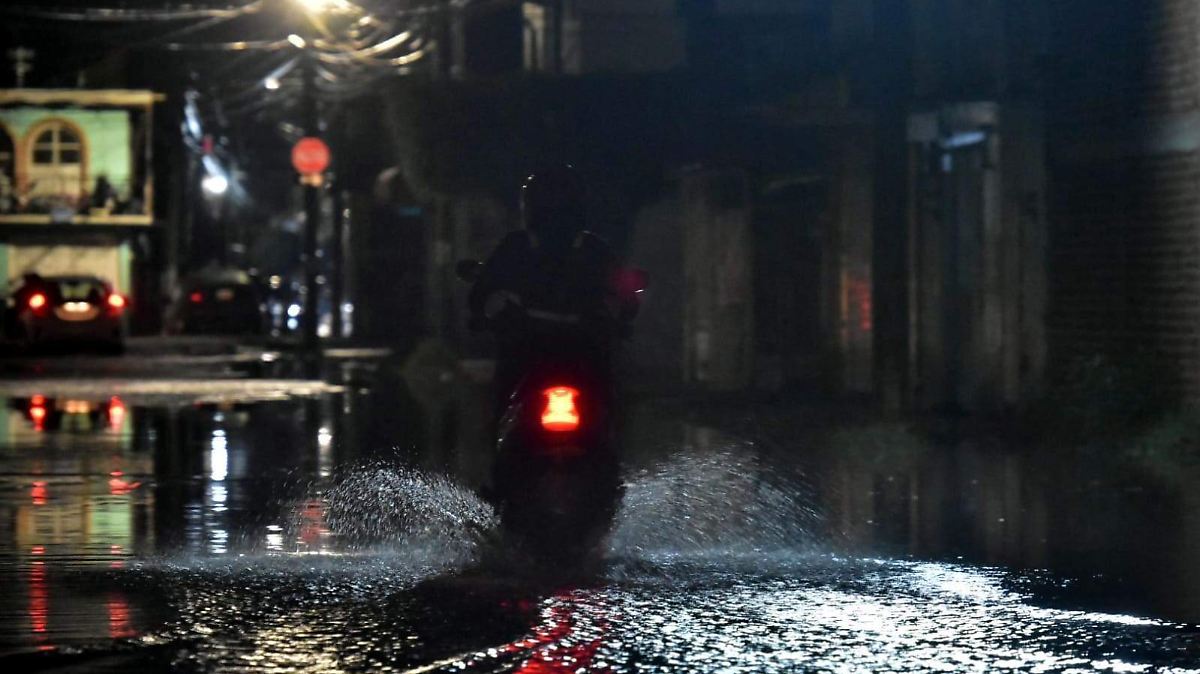 Tormenta en Irapuato provoca encharcamientos en varias vialidades