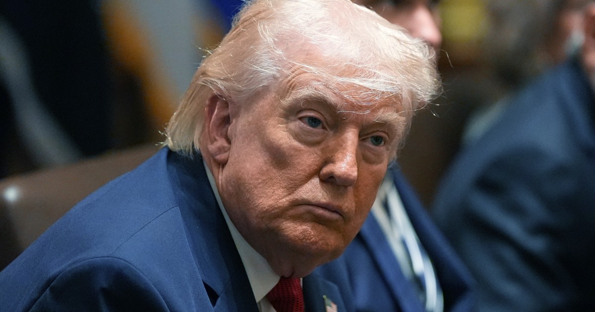 Trump condiciona el T-MEC: Reglas de origen y producción de autos en EE.UU.