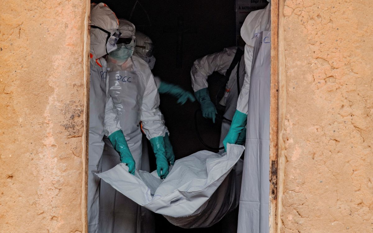 Uganda declara el fin del brote de ébola tras 42 días de vigilancia