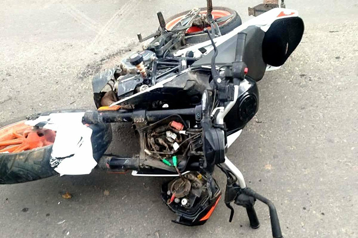 Zitácuaro: Motociclista lesionado en la carretera Zitácuaro-Morelia