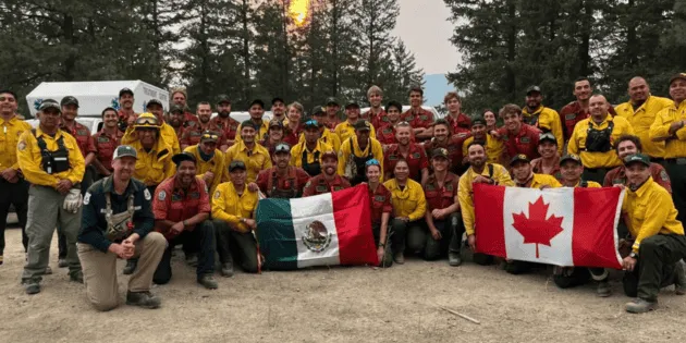 Chihuahua: Brigadistas mexicanos ayudan a Canadá en incendios forestales