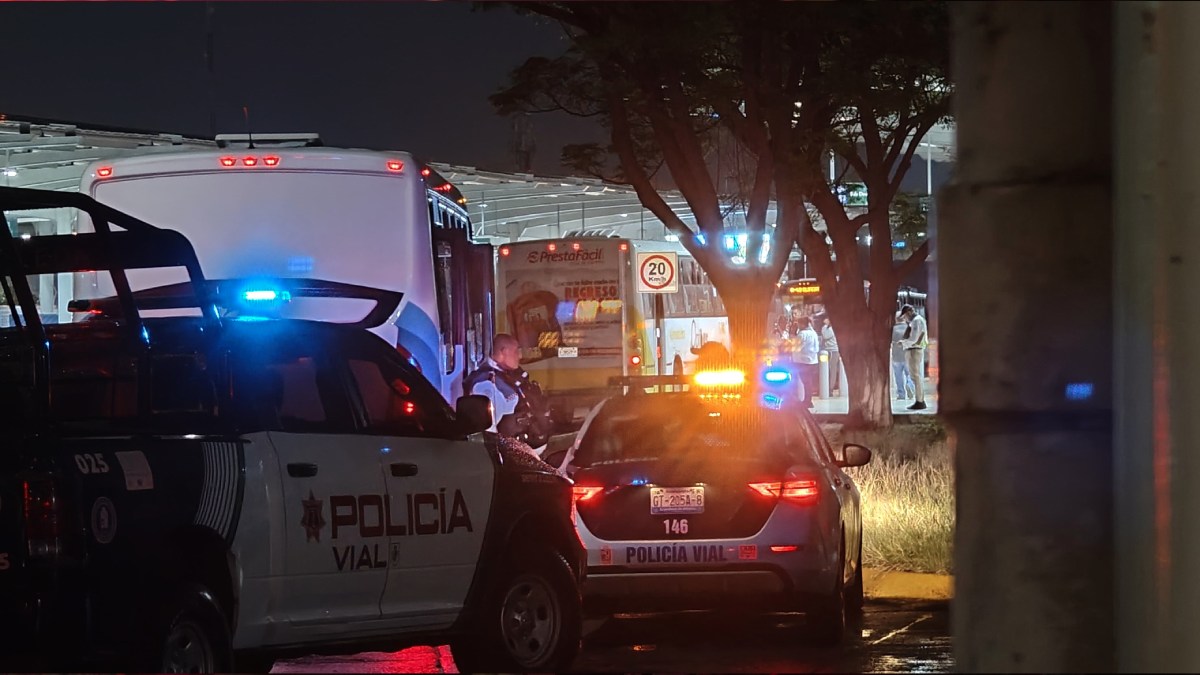 Choque en estación Delta de León deja cuatro pasajeros y un chofer heridos