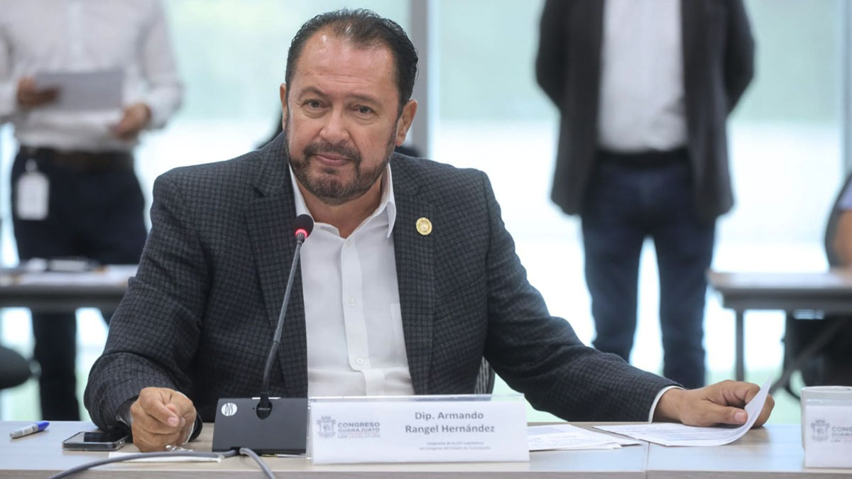 Congreso de México: PAN y Morena chocan por grupos de alumnos