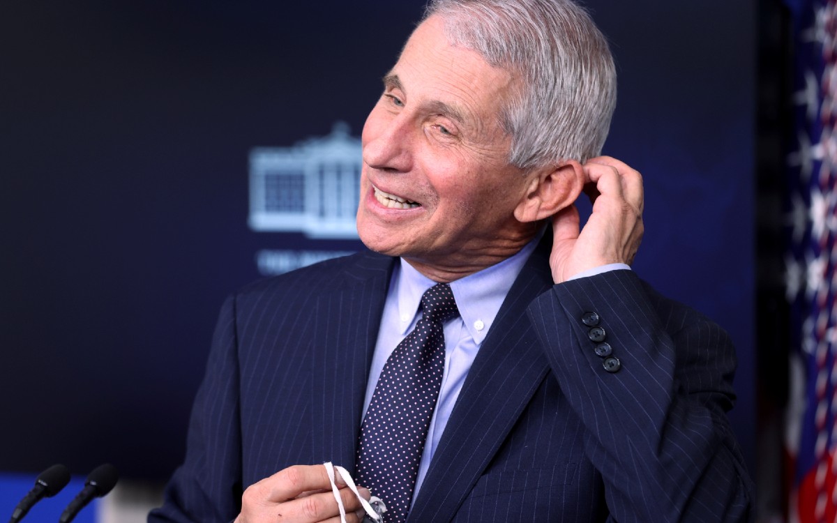 EE. UU. declara desacato a Fauci por no testificar sobre COVID-19