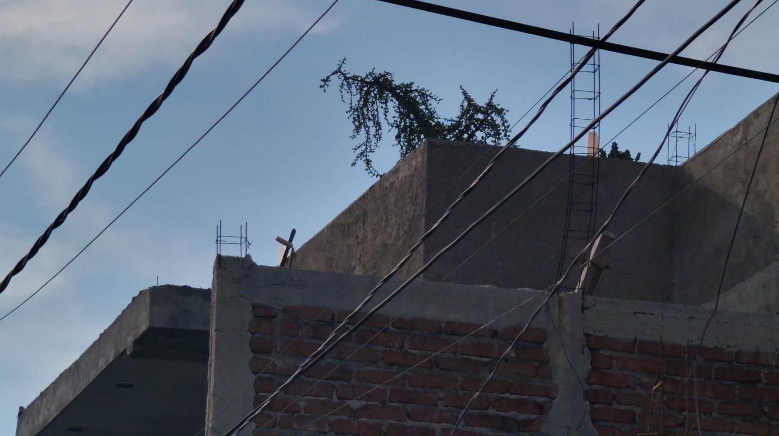 Electrocutan a hombre en la colonia Deportiva II de León