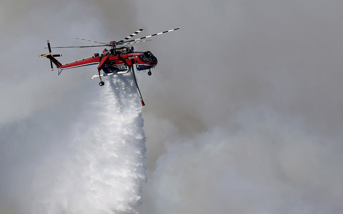 Grecia enfrenta tragedia en combate contra incendios: dos muertos y heridos