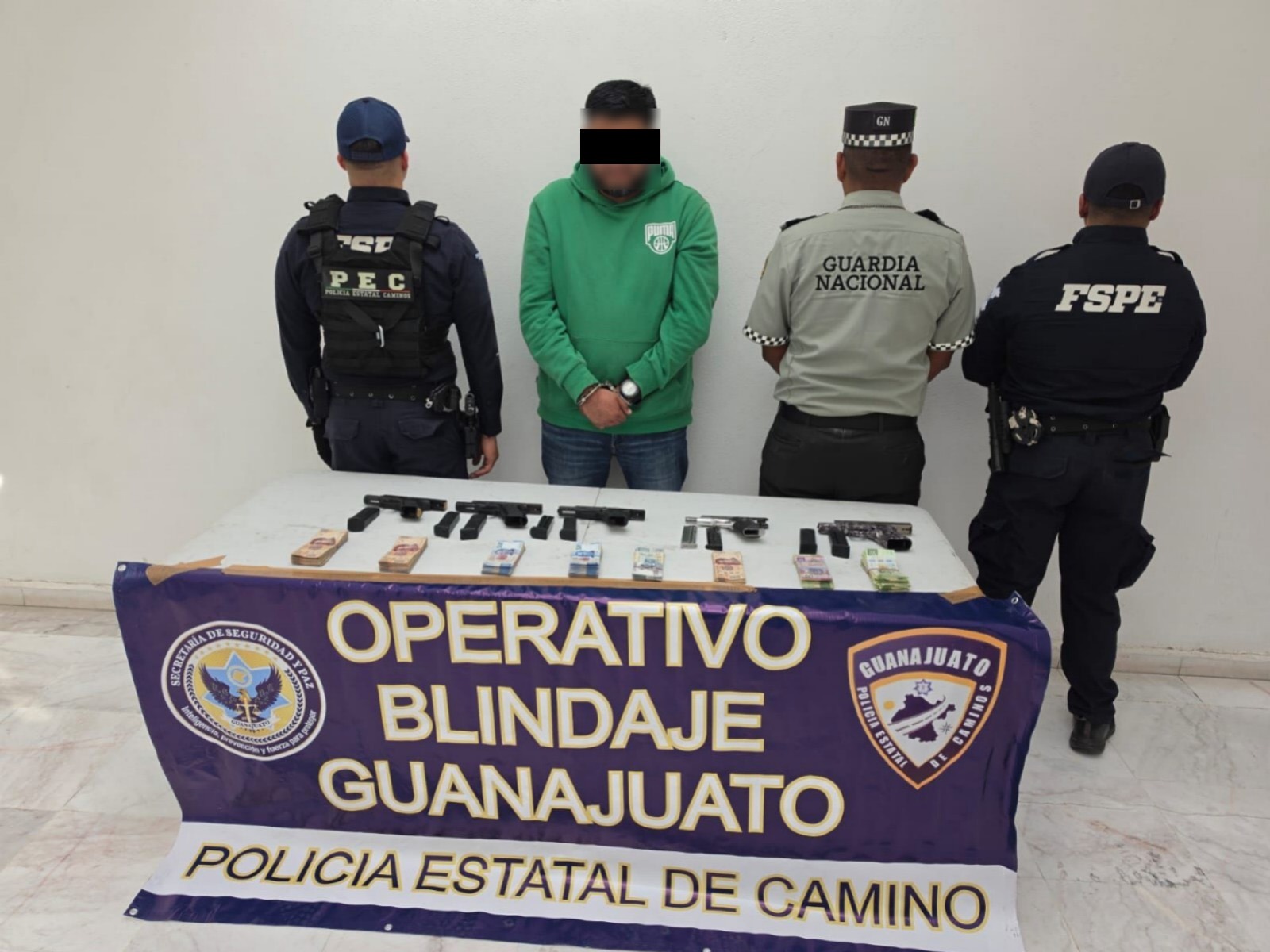 León: Policía Estatal de Caminos asegura cinco armas de fuego