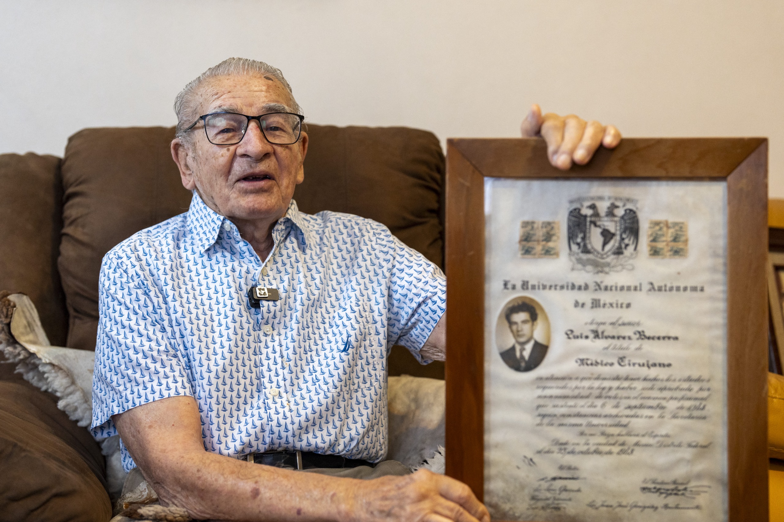 León: Primer cardiólogo de la ciudad comparte su 'Receta para vivir' a los 102 años