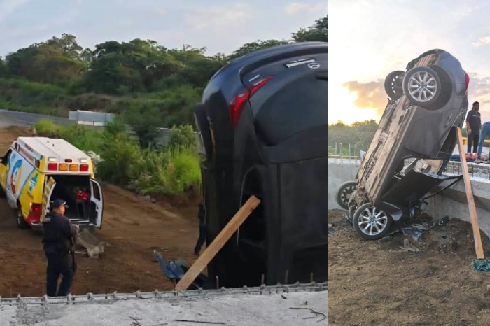 Morelia: Caída de camioneta en obra de autopista Siglo XXI deja dos lesionados