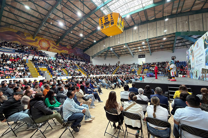 Morelia: Yarabí Ávila invita a la colaboración entre UMSNH y padres