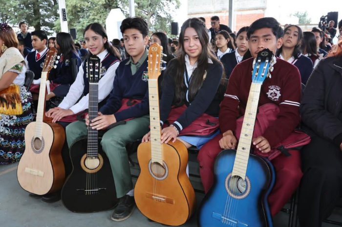Paracho: Guitarras serán entregadas a secundarias en Michoacán