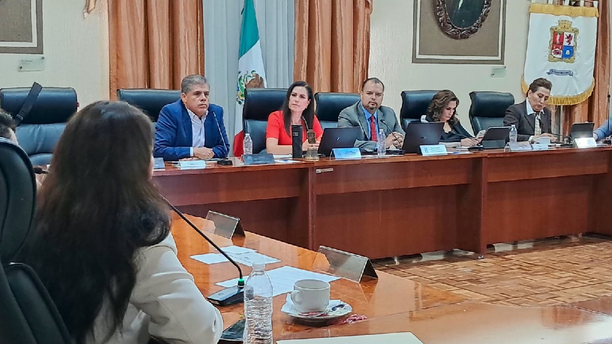 Regidores en León señalan uso indebido de funcionarios para recolectar firmas