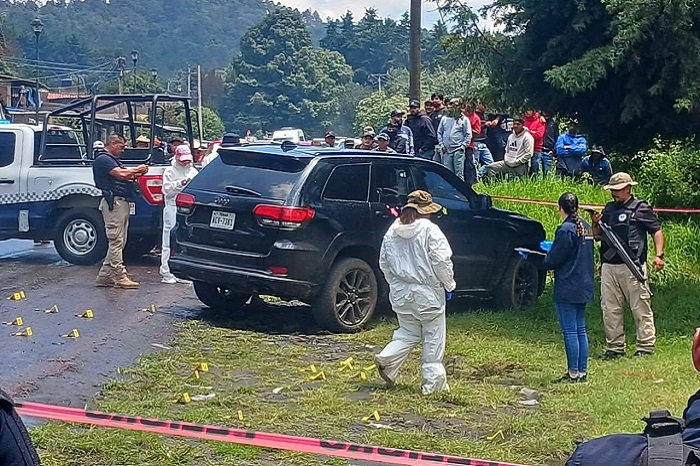 Salvador Escalante: Dos hombres son asesinados a balazos en camioneta