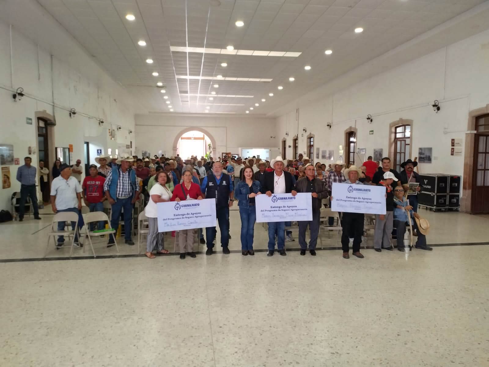 San José Iturbide: Gobierno de la Gente entrega indemnizaciones agropecuarias