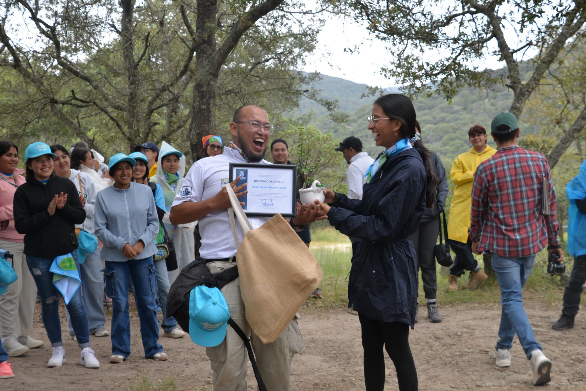 Sierra de Lobos: Campamento juvenil reforesta 750 árboles en la región