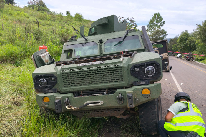 Tocumbo: Fallece capitán en accidente de vehículo militar