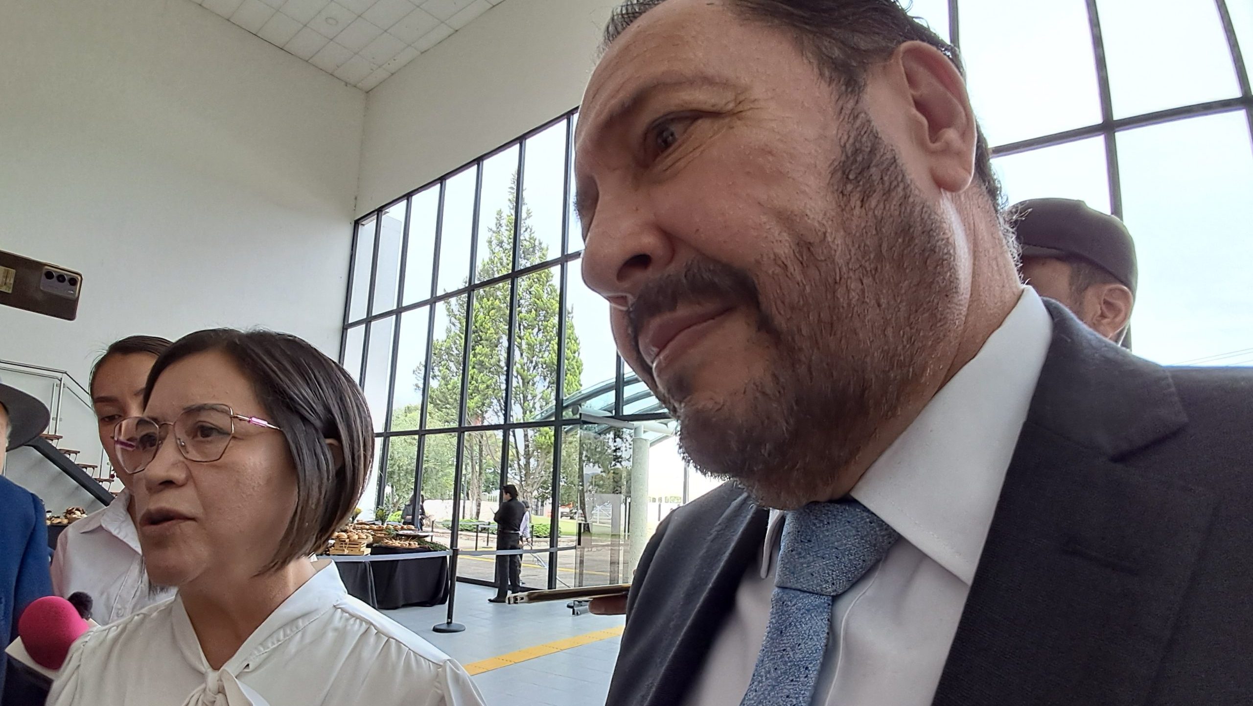 Alcaldía de [nombre]: Análisis de la participación de 41 alcaldes y diputados