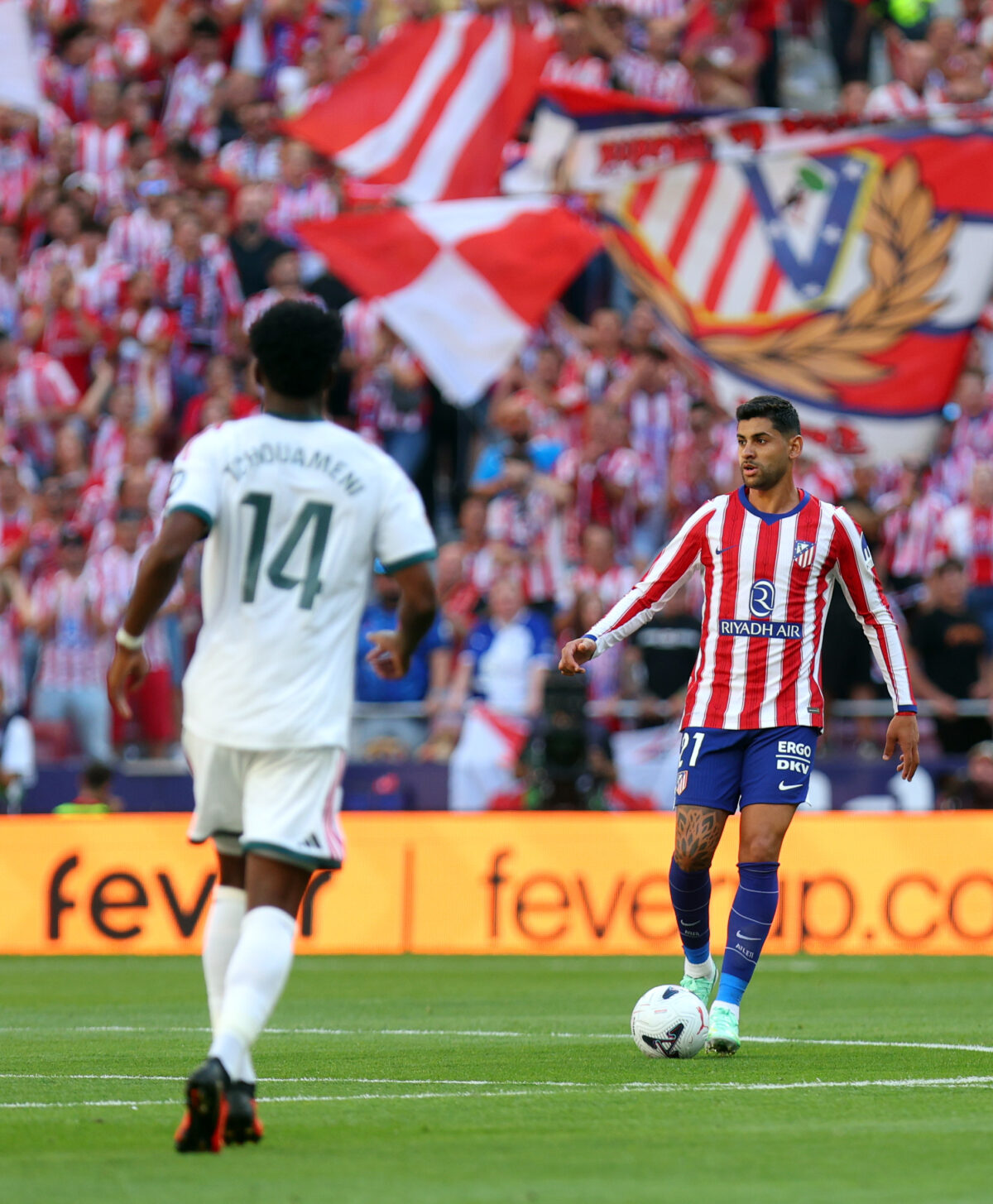 Atlético bate 2-1 a Real Madrid en un electrizante derbi