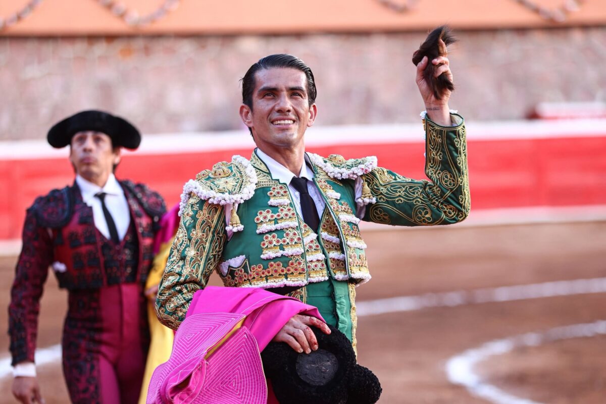 Bruno Aloi, corneado en Zacatecas, es trasladado al hospital