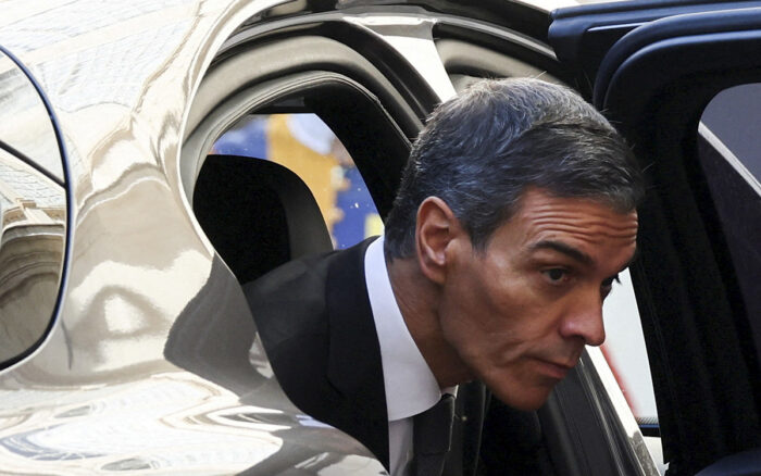 España: Pedro Sánchez enfrenta la crisis migratoria en Ceuta