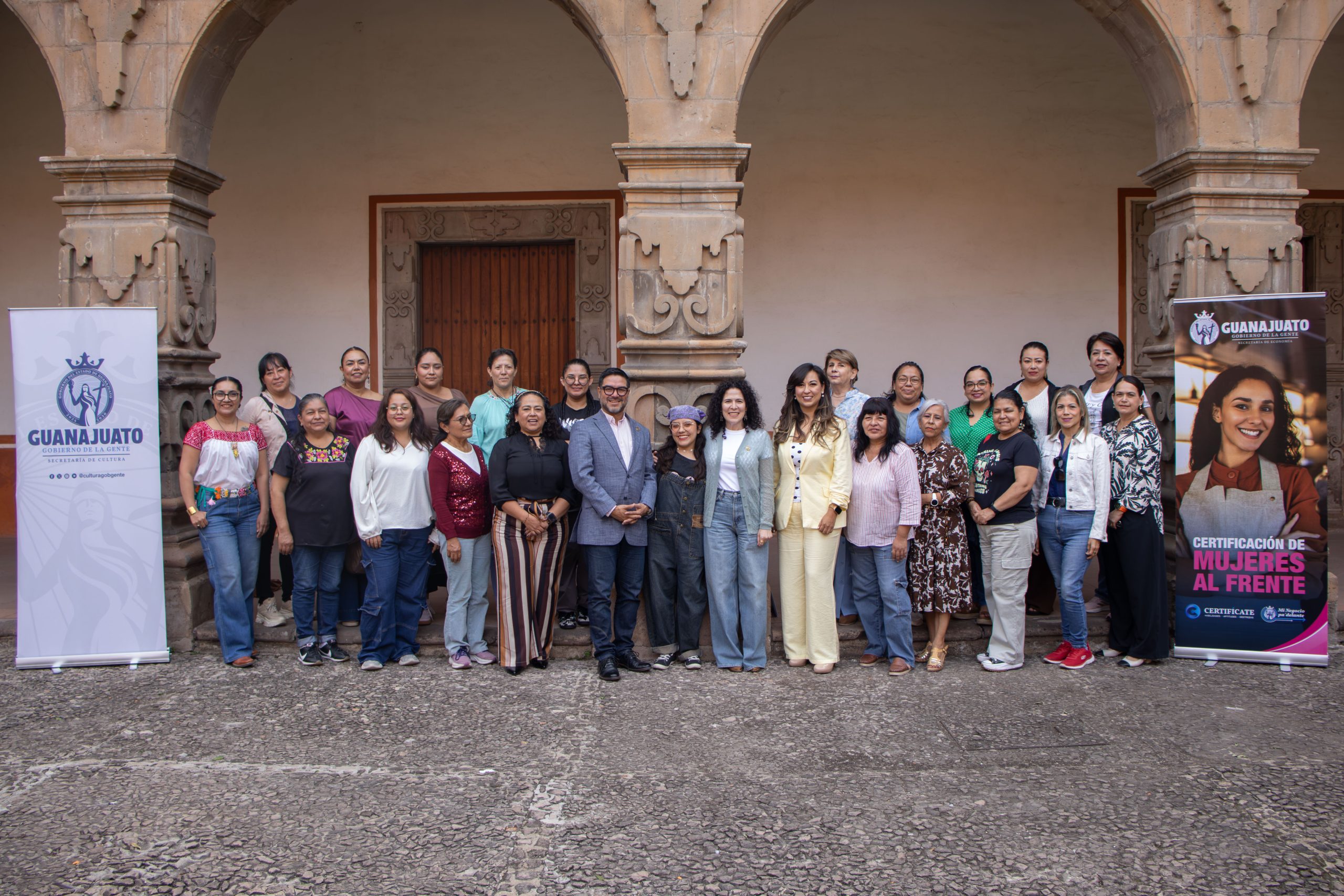Guanajuato: Inicia certificación para empoderar a mujeres artesanas