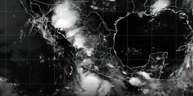 Huracán Polo se intensifica a categoría 4 frente a costas de Colima