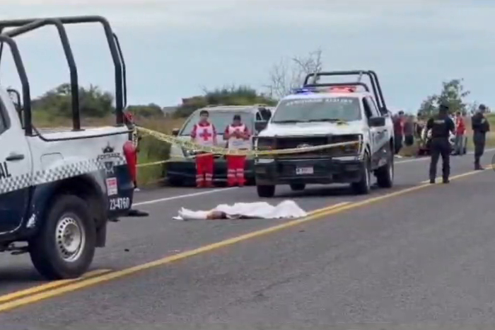 Jacona: Ciclistas atropellados en carretera, una mujer fallecida y un herido