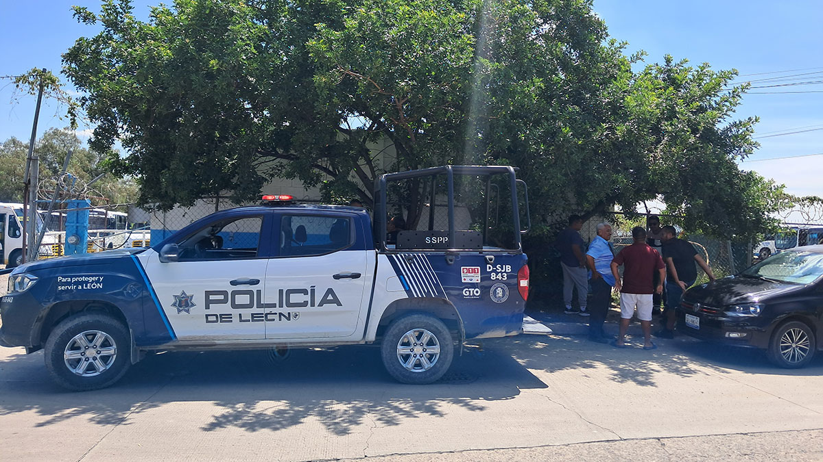 León: Bloqueo por Uber afecta la ruta X36 en el transporte público