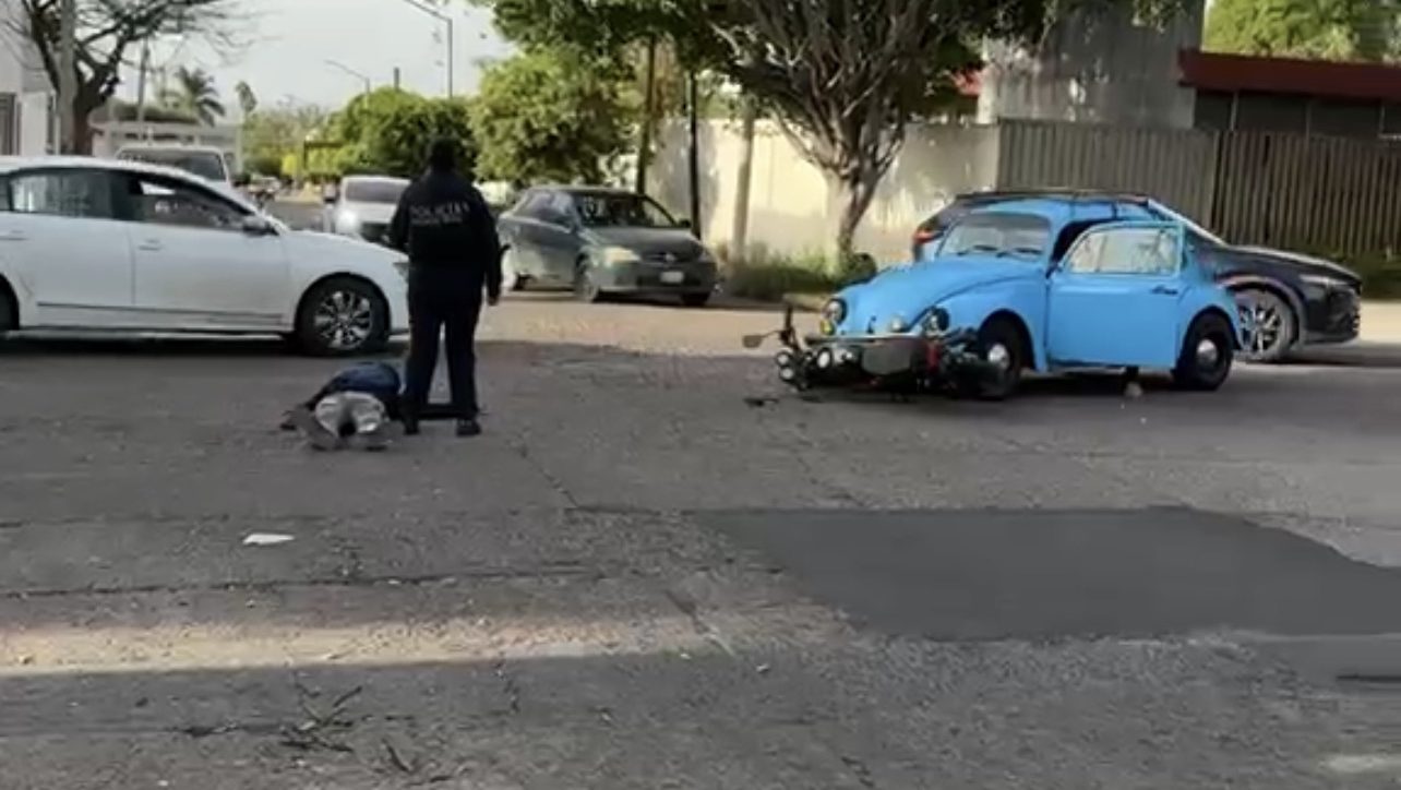León: Cuatro lesionados en accidentes, incluida empleada del IMSS