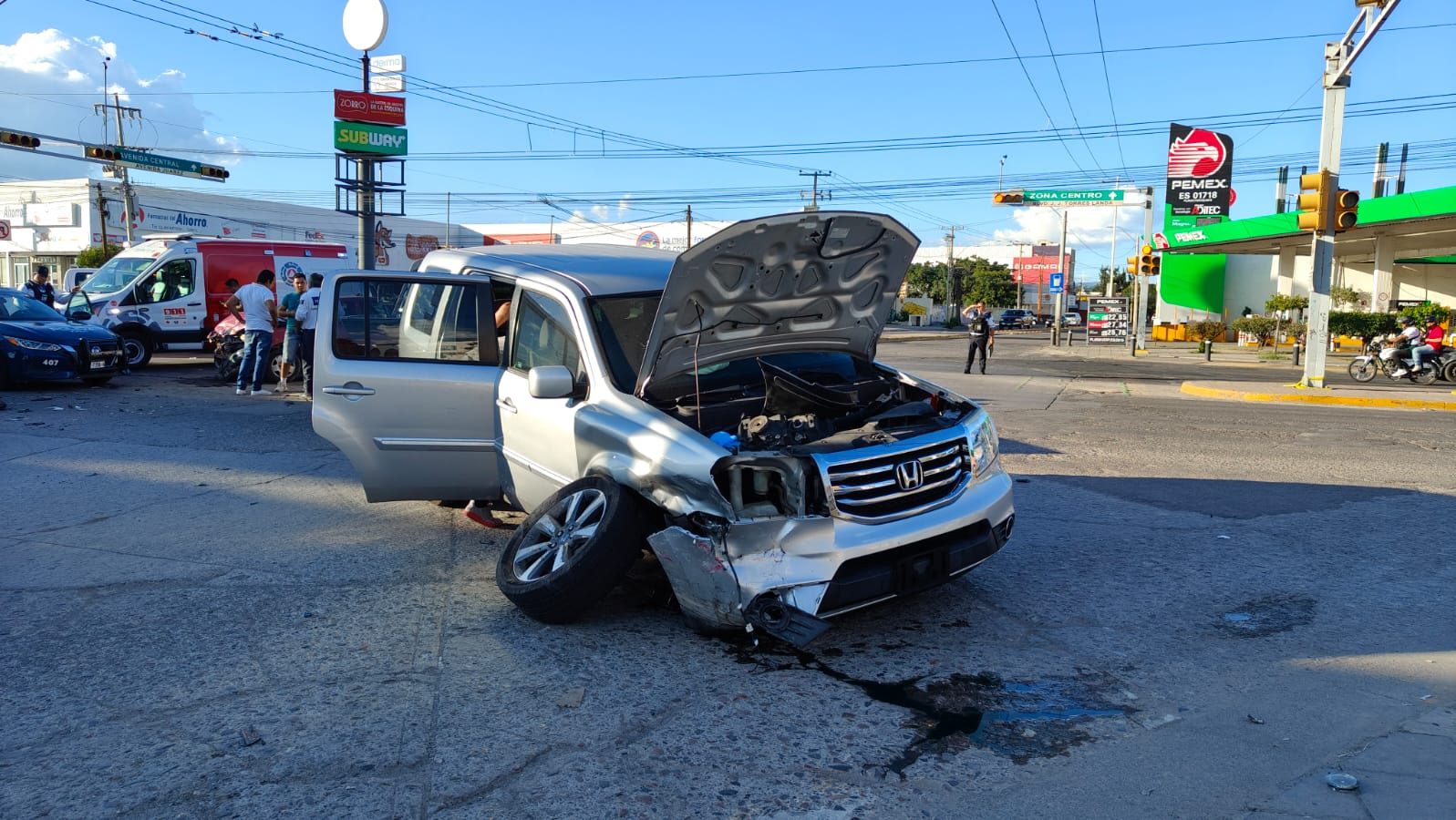 León reporta seis lesionados, incluidos menores, por accidente vial