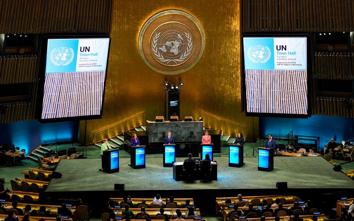 ONU: Costarricense Grynspan encabeza carrera por secretaría general