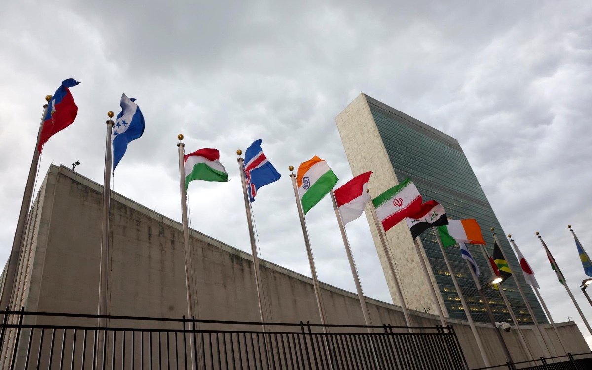 ONU llama a regular la IA para proteger a la infancia globalmente