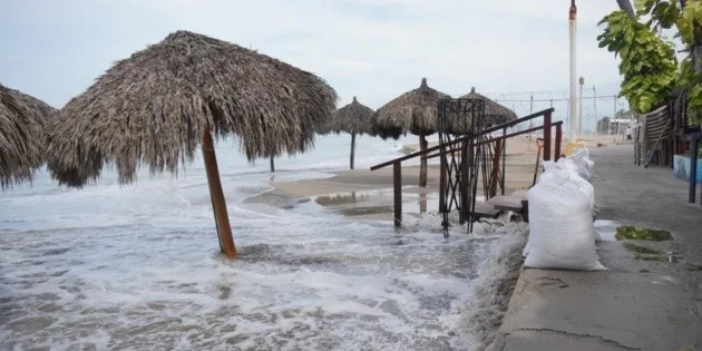 Baja California: Suspenden actividades en municipios por huracán Simon