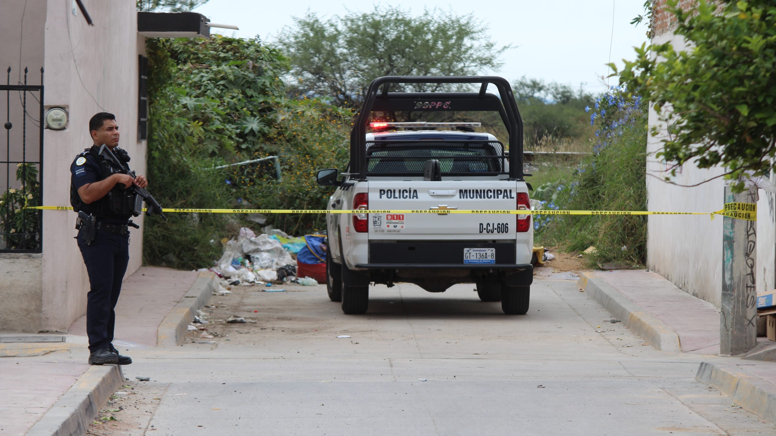 Cuerpo sin vida y mensaje delictivo hallados en León, Guanajuato