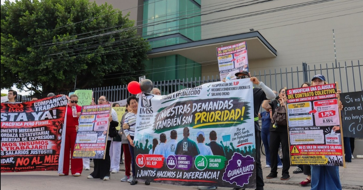 IMSS en León: trabajadores exigen 10% salarial