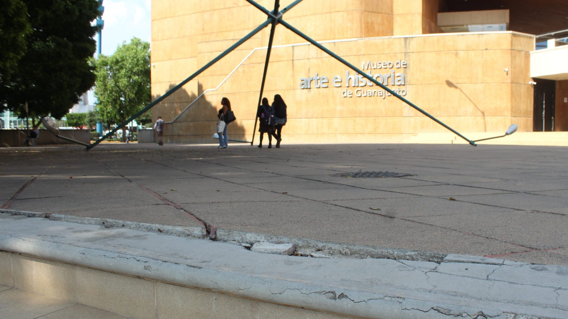 Gestión del Forum Cultural León bajo cuestionamiento por la comunidad
