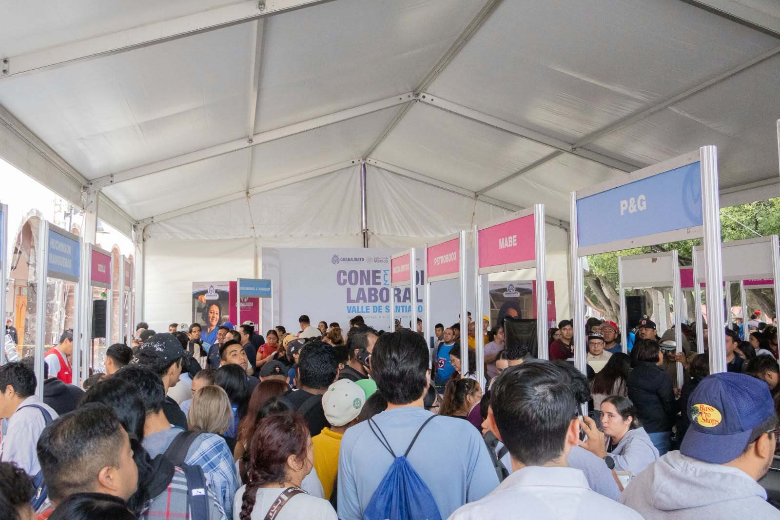 Gobierno de la Gente en Veracruz impulsa empleo y comercio local